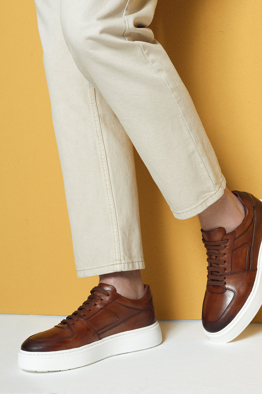 Erkek Taba Bağcıklı Kalın Tabanlı Deri Sneaker 25SFD724218 | Derimod