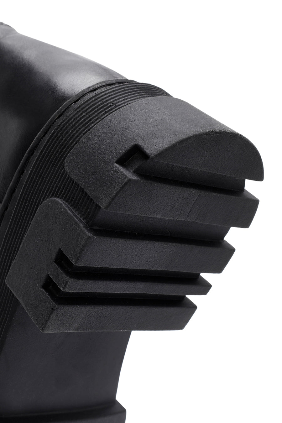 Woman Black Zippered Thick Sole Leather Boot