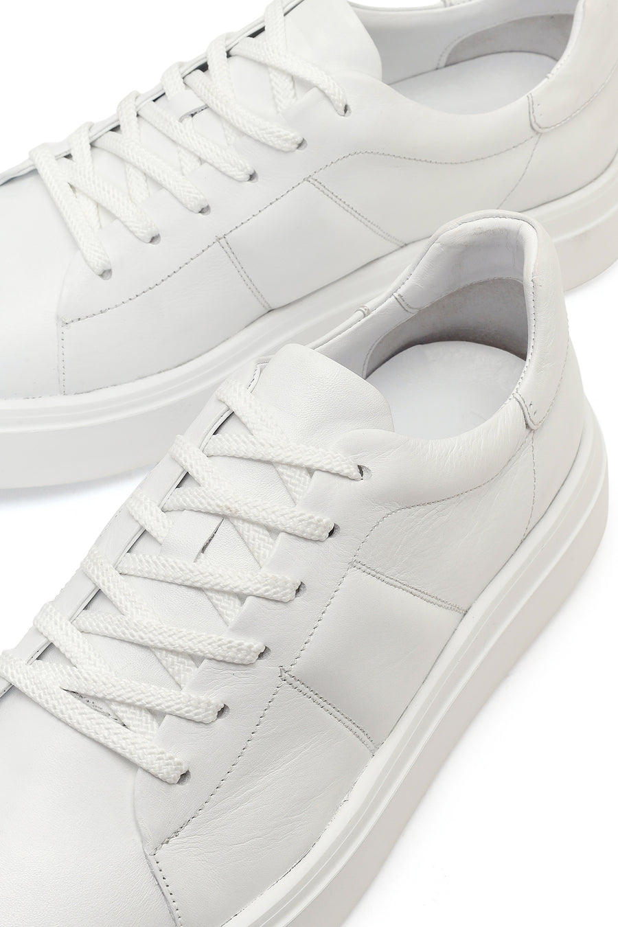 Erkek Beyaz Bağcıklı Kalın Tabanlı Deri Sneaker