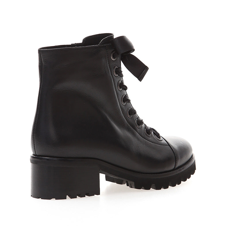 WOMEN'S BOOTS