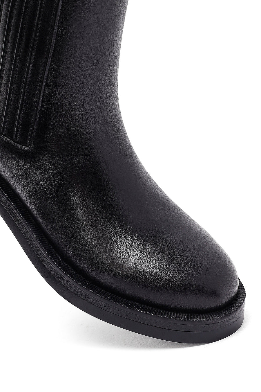 Woman Black Leather Chelsea Boots