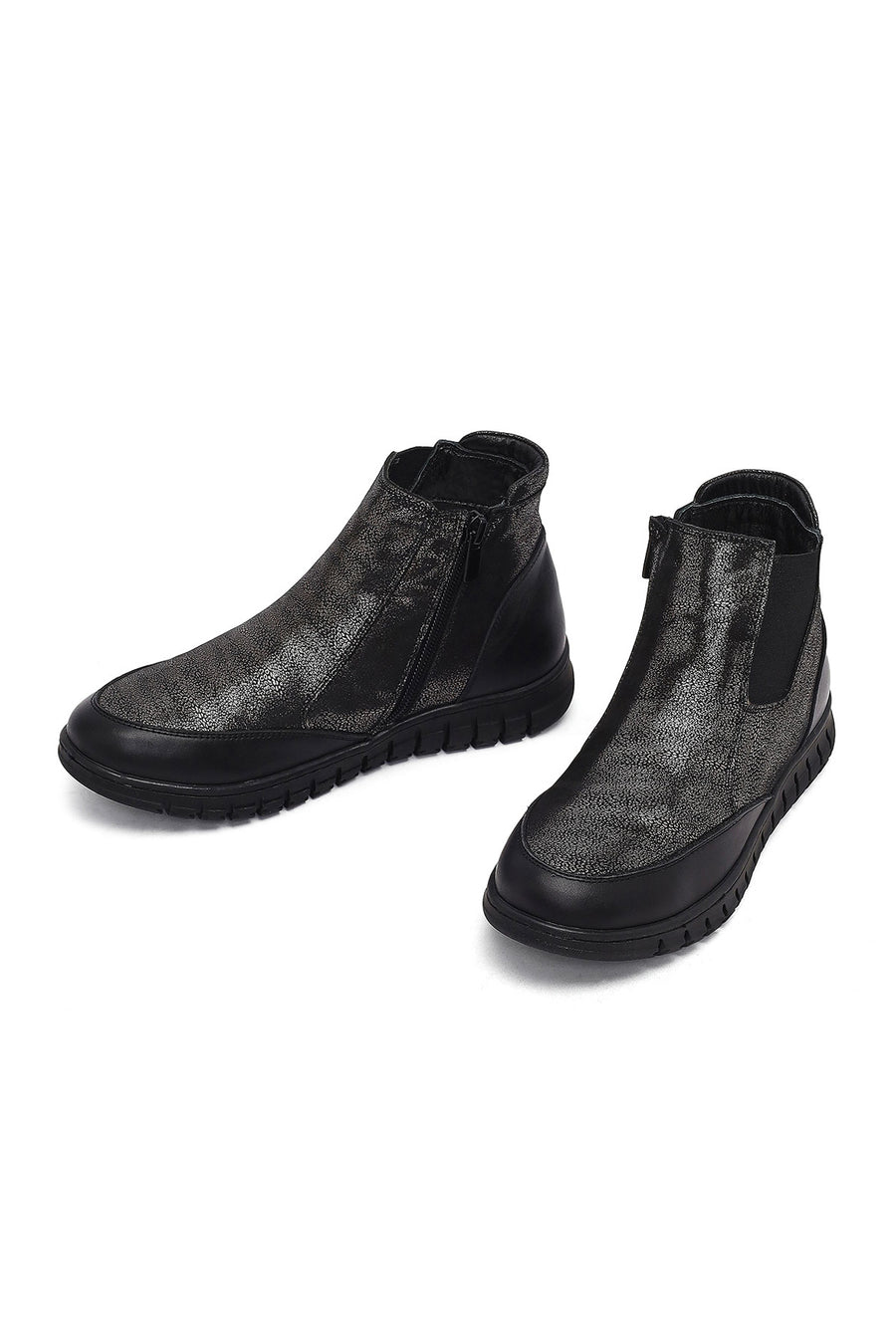 Woman Black Zip Closure Leather Comfort Boots