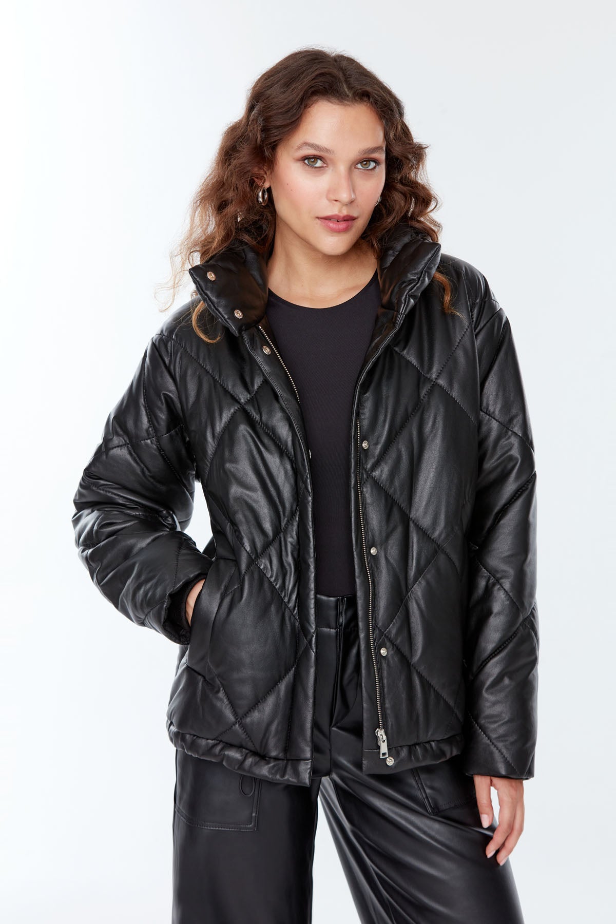 Madrid Women's Black Puffer Leather Jacket 22WGD5047E9 | Derimod