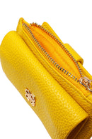 Woman Yellow Charm Card Holder | Derimod