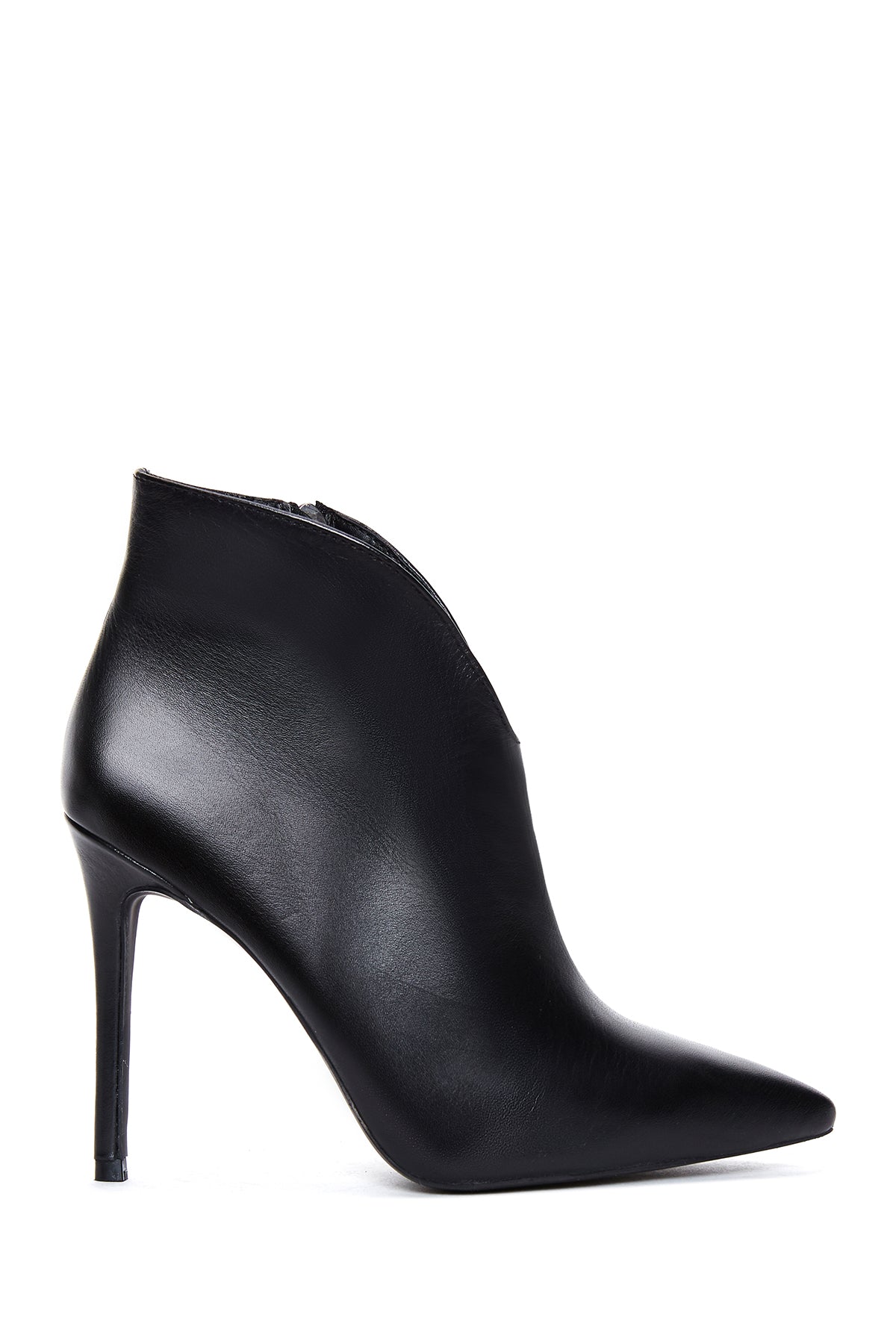 Women's Black Leather Heeled Classic Bootie 23WFD161718 | Derimod