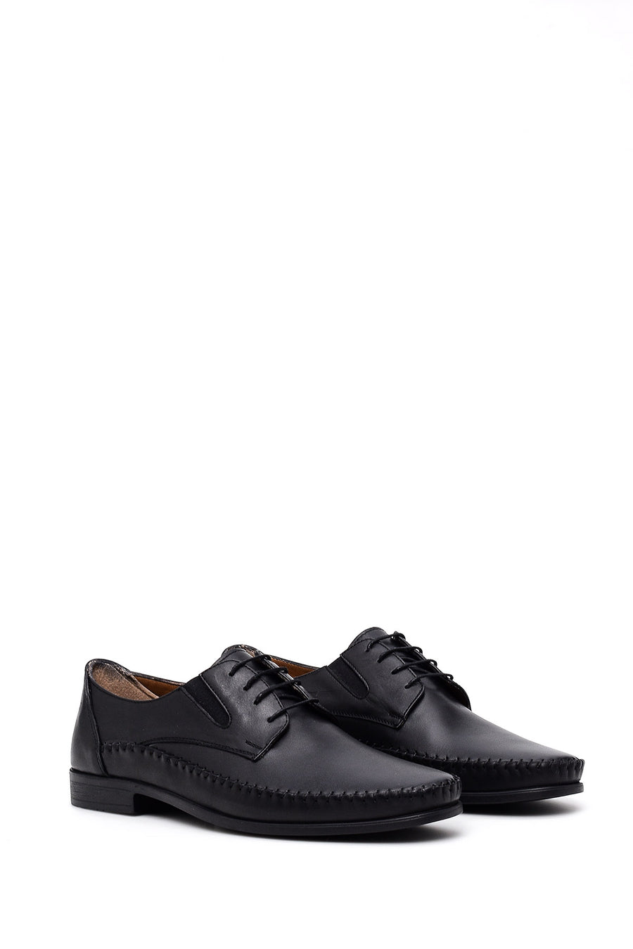 Men's Classic Shoes with Stitching Detail