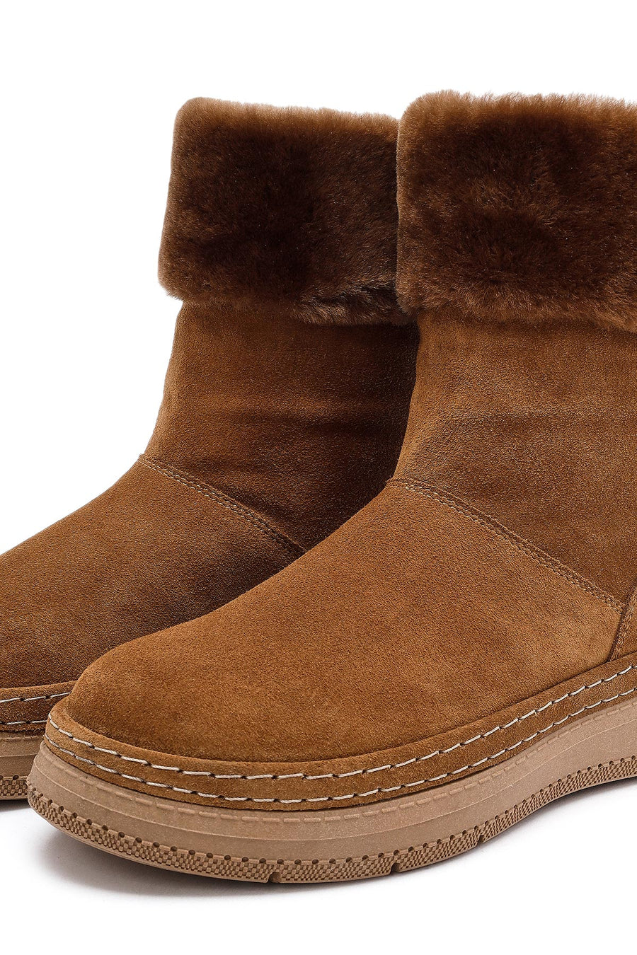 Woman Tan Thick-Soled Suede with Fur Detail Leather Boat