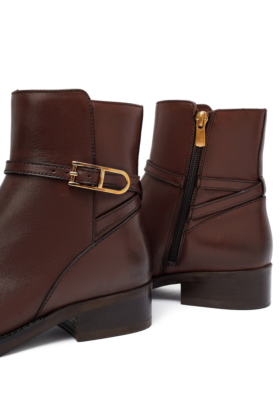 Woman Brown Zippered Leather Boat