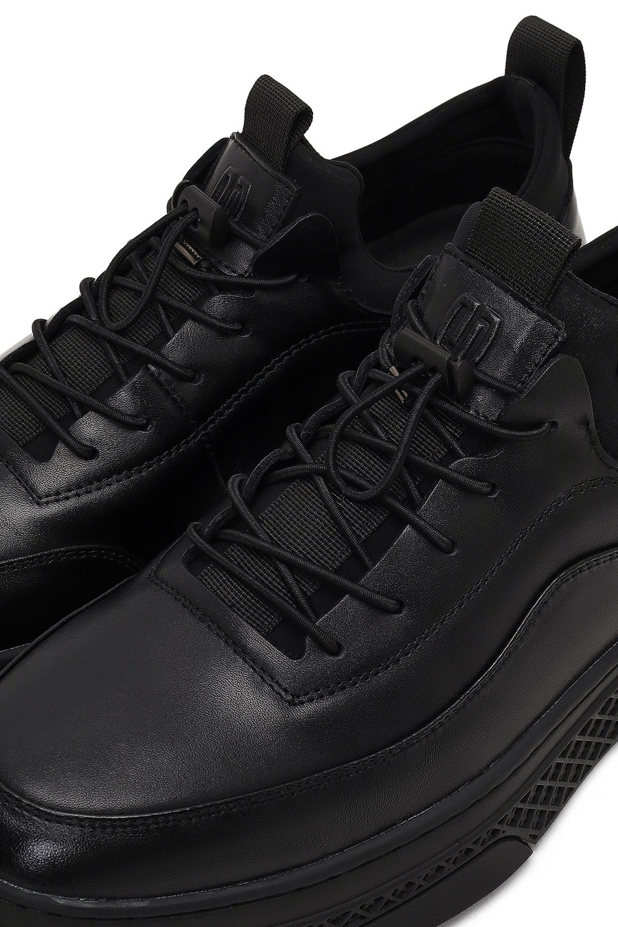 Men's Black Lace-Up Thick-Soled Leather Sneaker