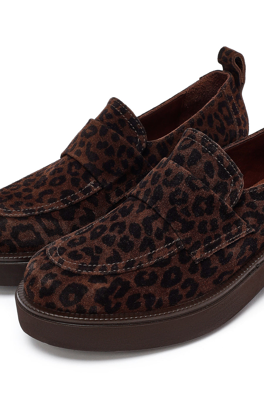 Woman Leopard Patterned Suede Masculine Loafer