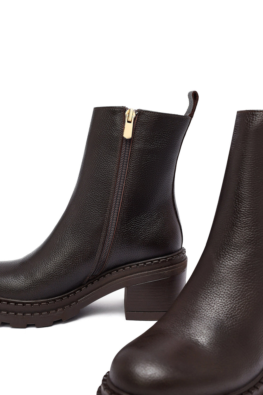 Woman Brown Zip Closure Chunky Heeled Leather Boots