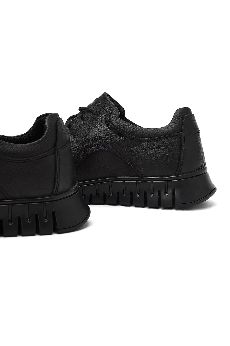 Men's Black Lace-Up Thick-Soled Leather Casual Sneaker