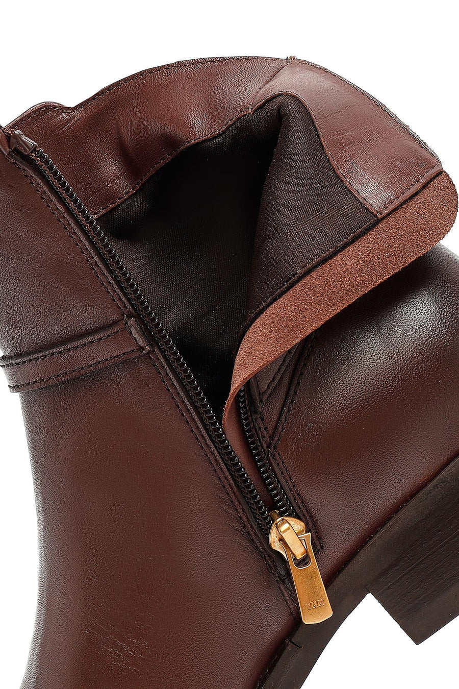 Woman Brown Zippered Leather Boat