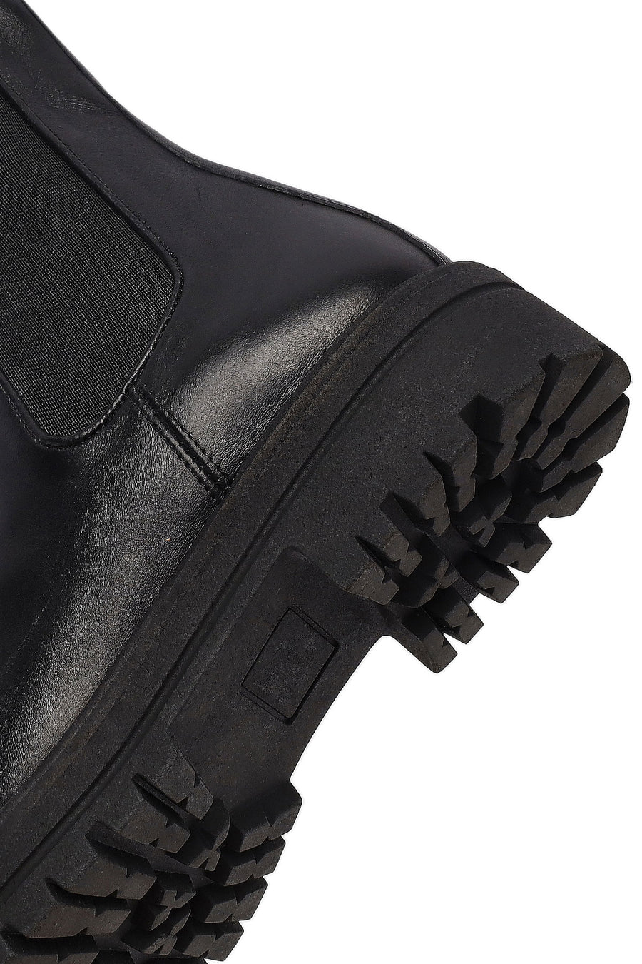 Woman Black Leather Chelsea Boots