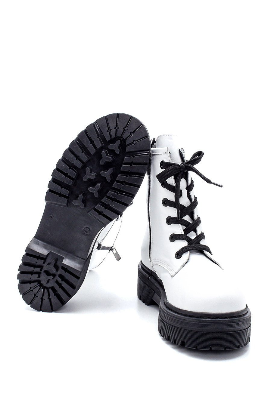 Women's Leather Zipper Detailed Boots