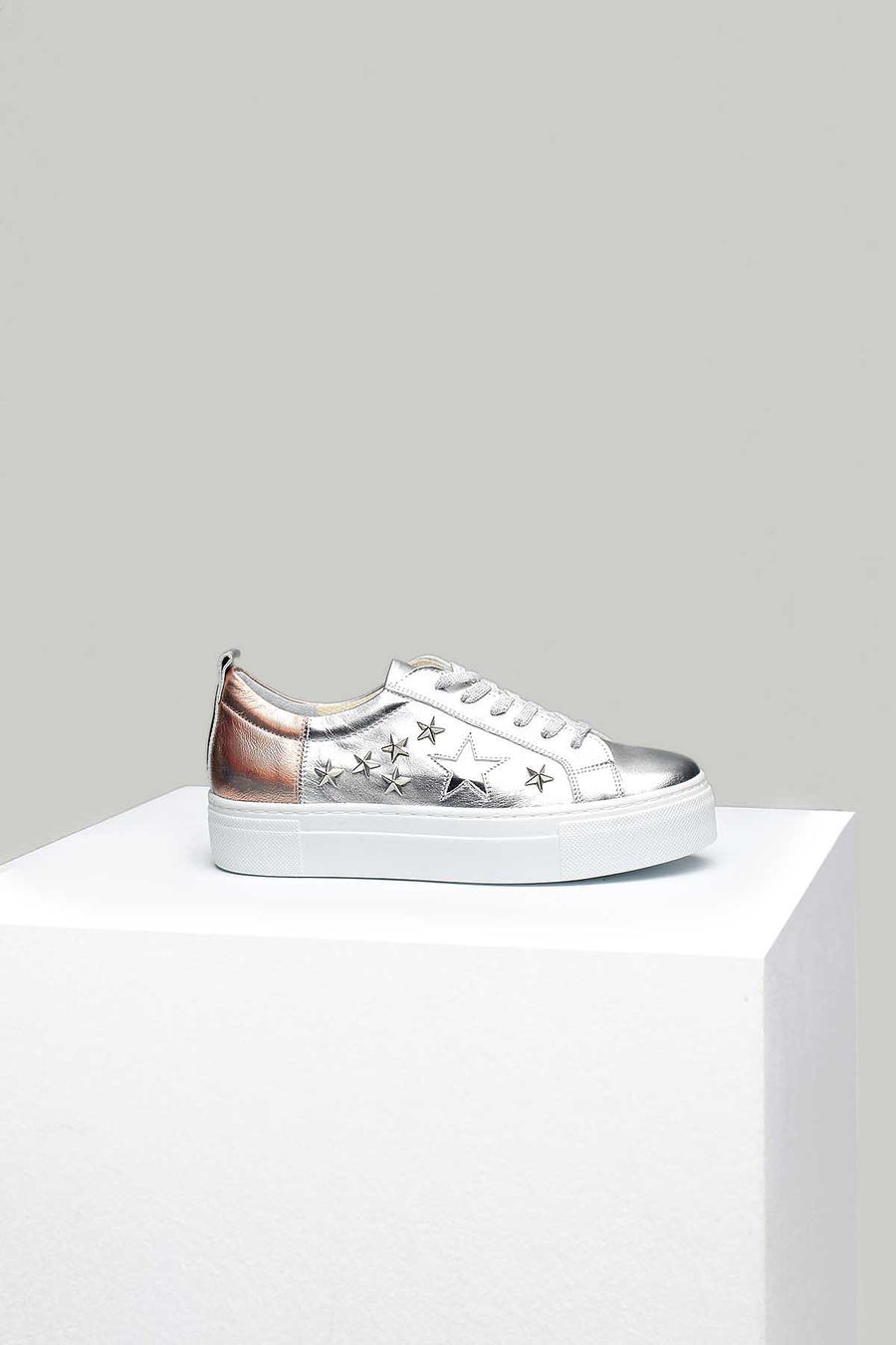 Yıldız Detaylı Gümüş Kadın Deri Sneaker