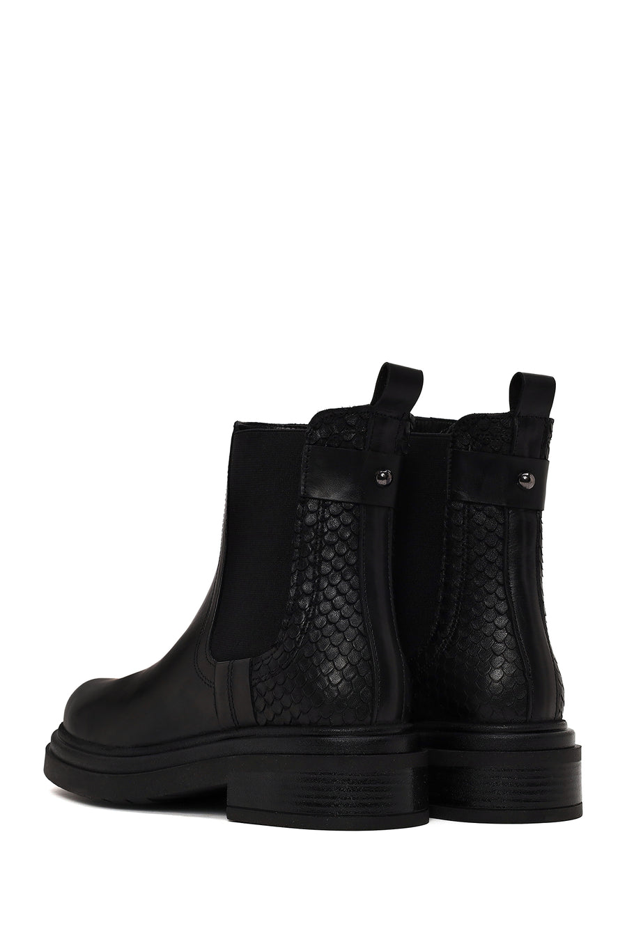 Woman Black Thick-Soled Leather Chelsea Boots