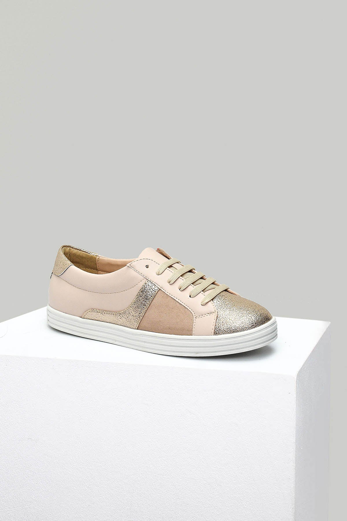 Gold Women's Sneaker 18SFE196014 | Derimod