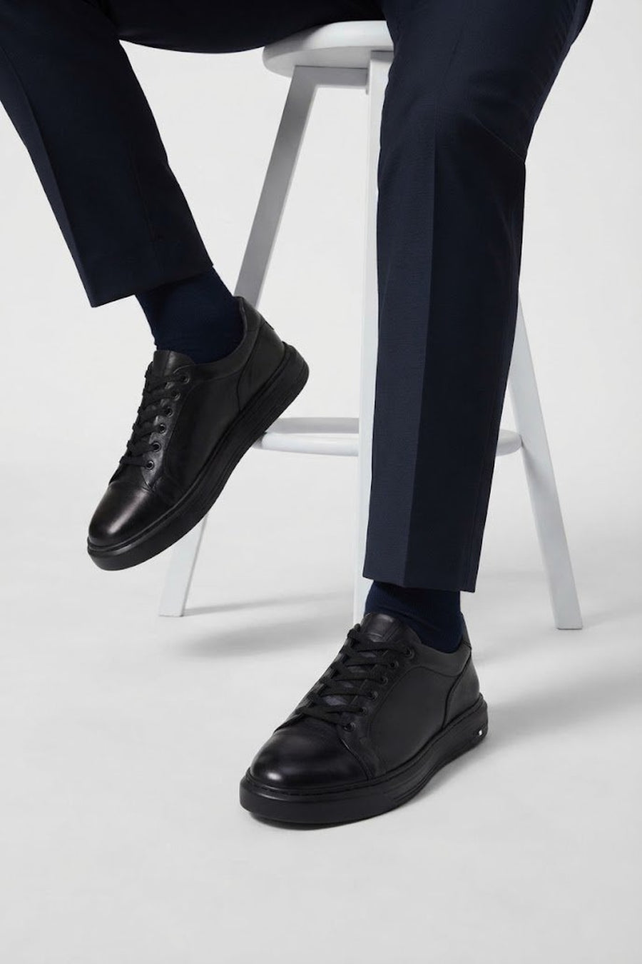 Male Black Lace-Up Thick-Soled Leather Sneaker