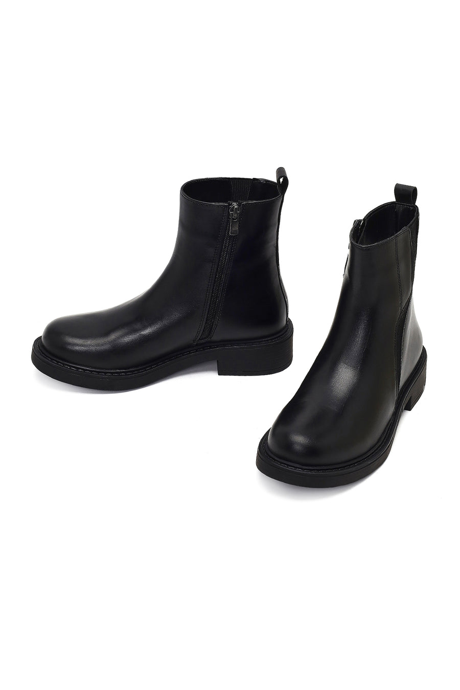 Woman Black Zip Closure Leather Boots