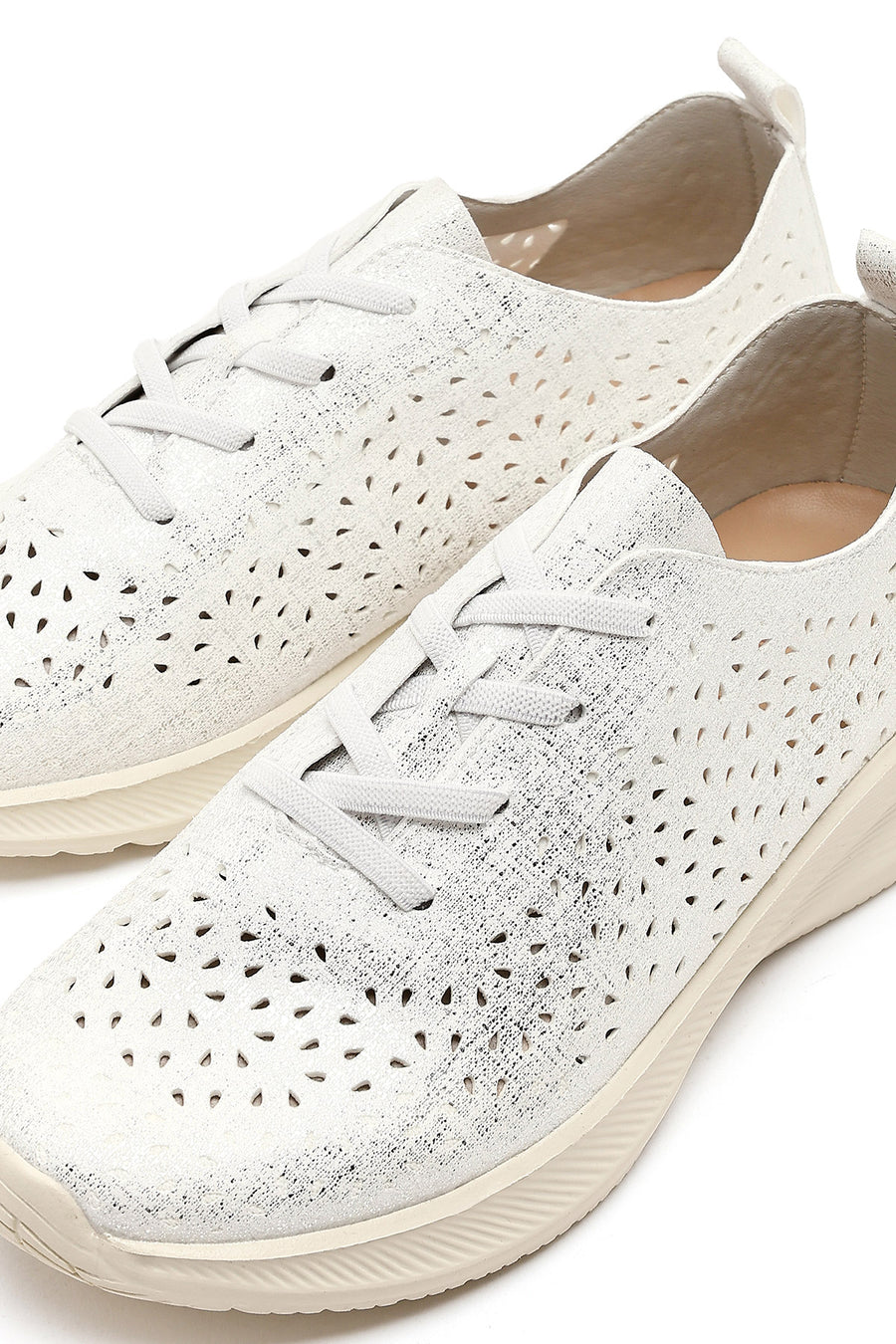 Kadın Beyaz Bağcıklı Kalın Tabanlı Desenli Kumaş Comfort Sneaker