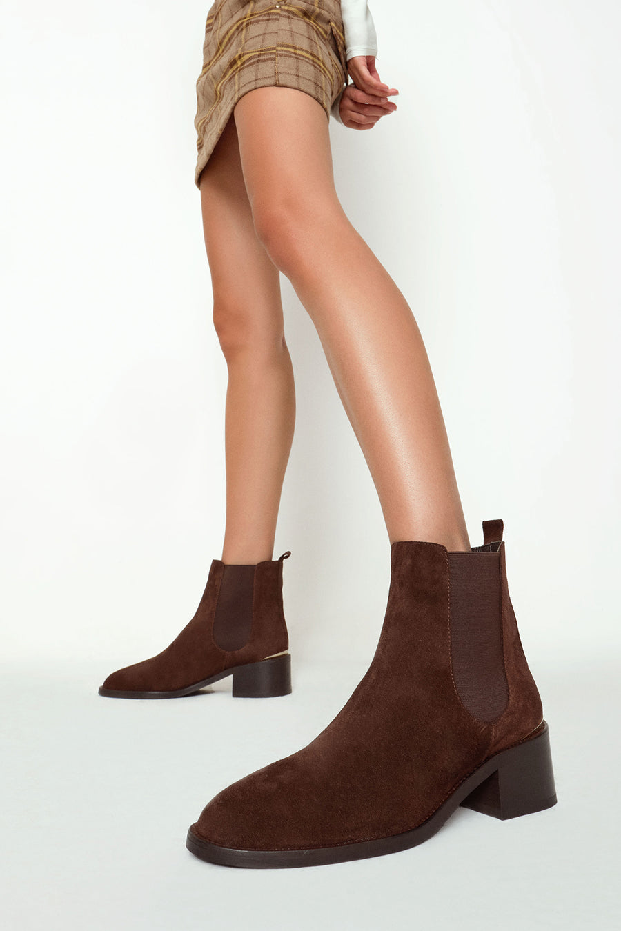 Woman Brown Suede Chelsea Boots