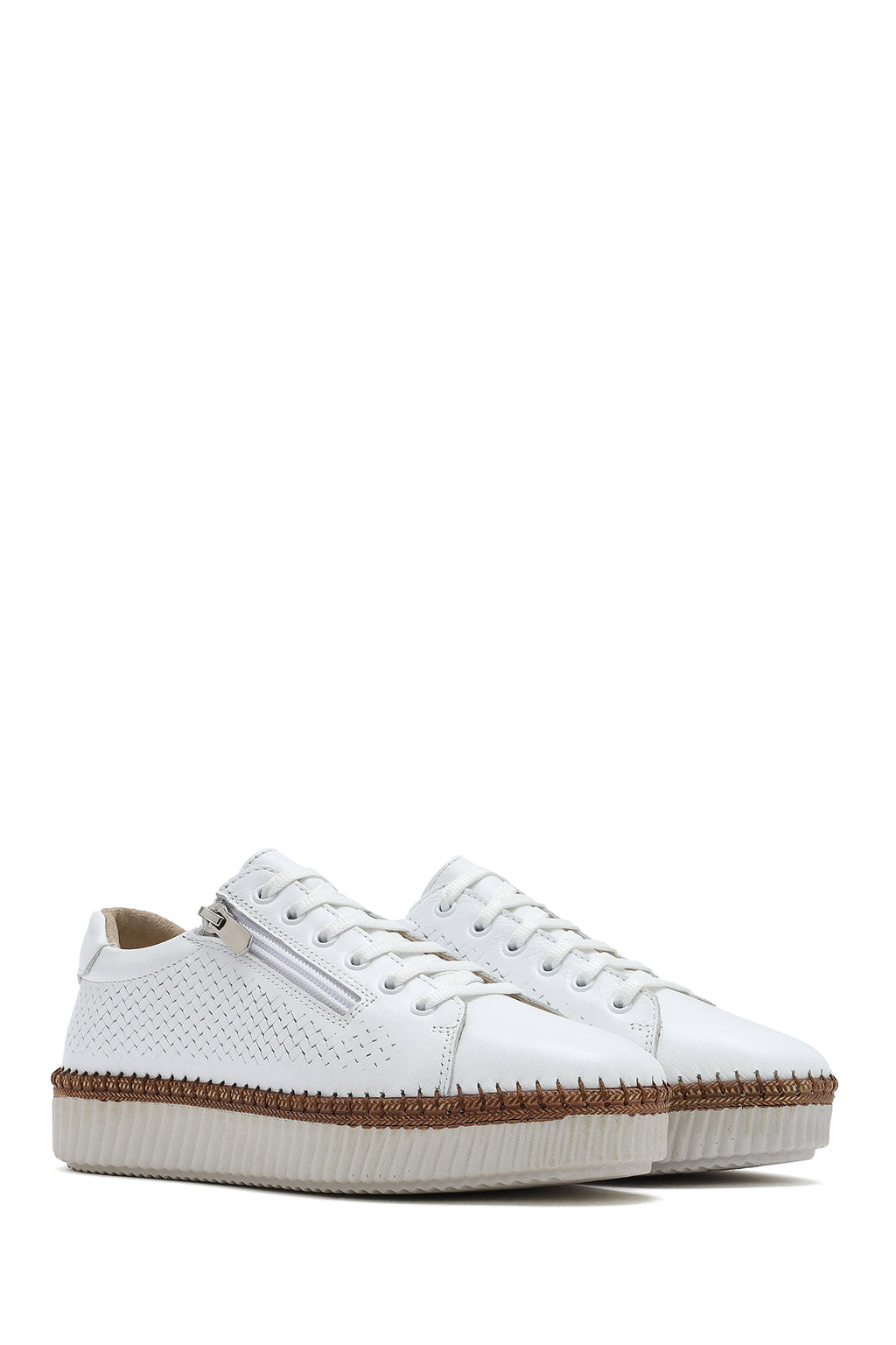 Kadın Beyaz Bağcıklı Kalın Tabanlı Deri Sneaker