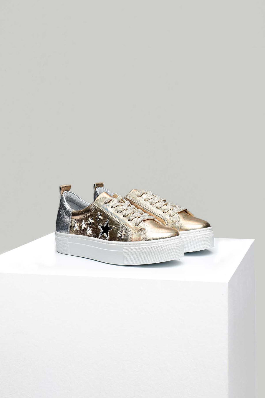 Yıldız Detaylı Gold Kadın Deri Sneaker