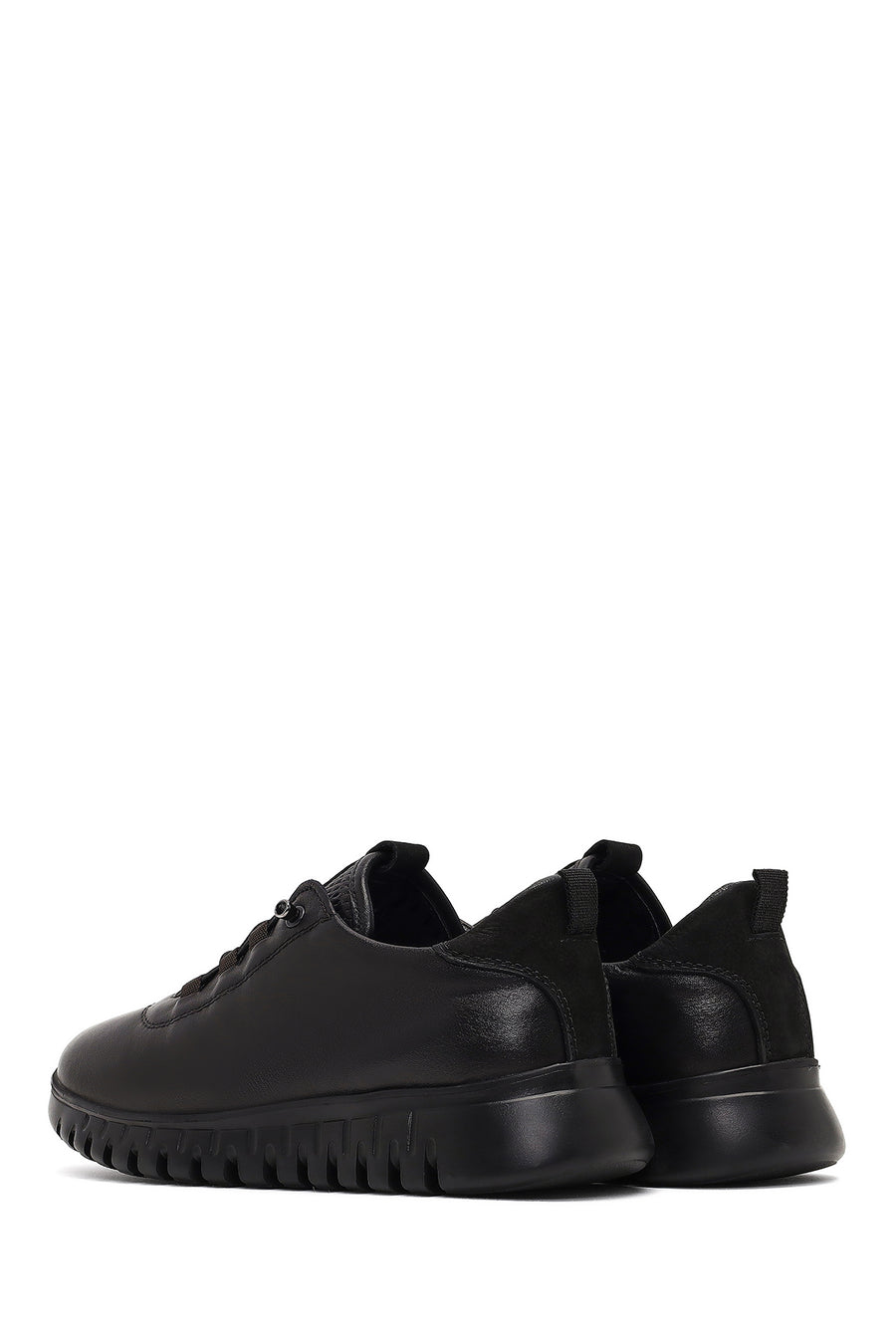 Woman Black Lace-Up Leather Sneaker