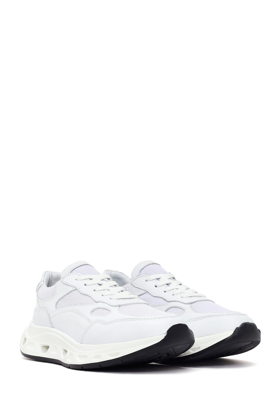 Kadın Beyaz Bağcıklı Kalın Tabanlı Deri Sneaker