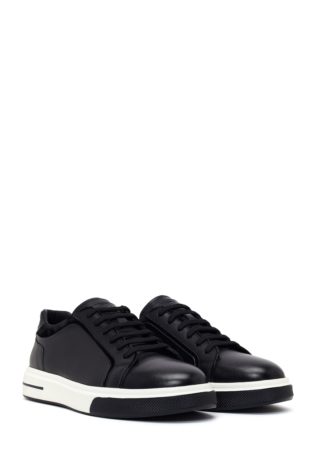 Erkek Siyah Bağcıklı Kalın Tabanlı Deri Sneaker