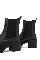 Woman Black Chunky-Heeled Chelsea Boots | Derimod
