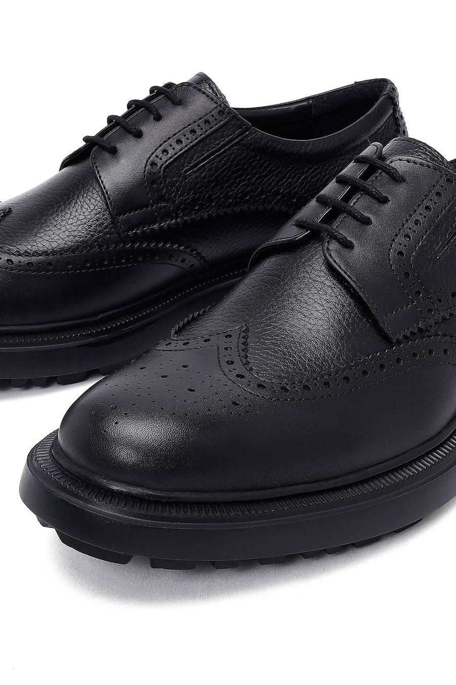 Men's Black Lace-Up Thick-Soled Leather Casual Shoe
