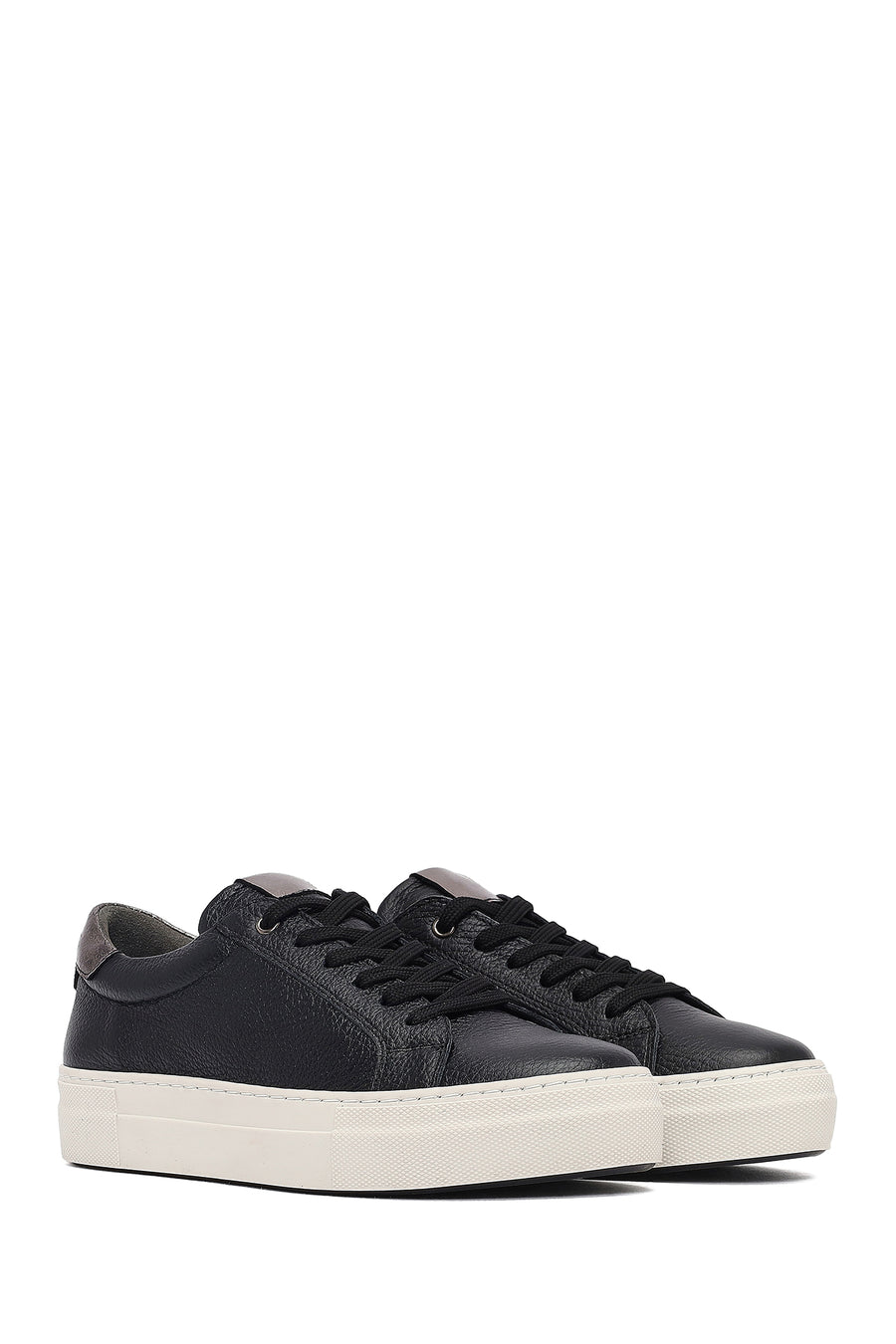 Woman Black Lace-Up Leather Sneaker