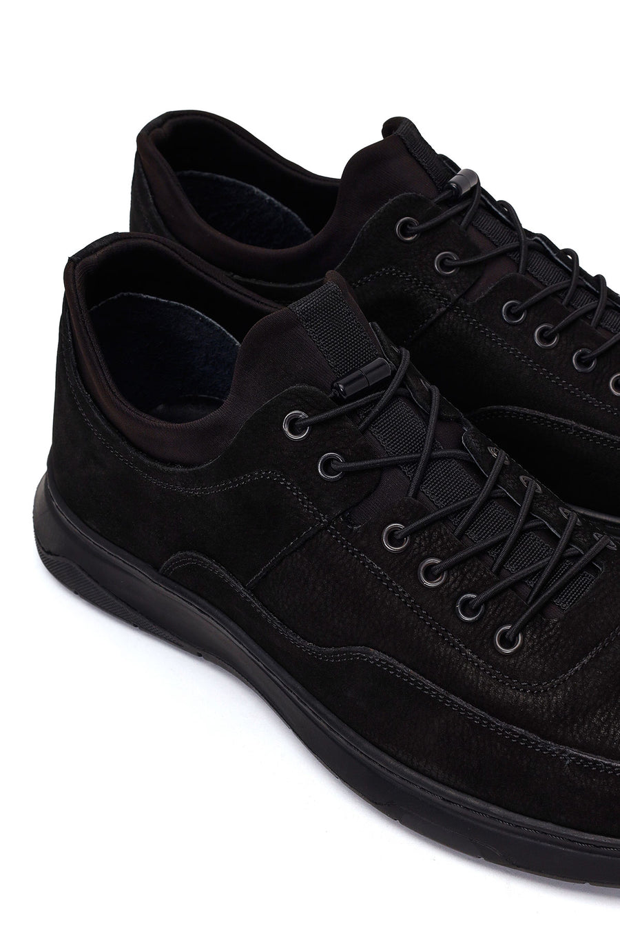 Erkek Siyah Bağcıklı Kalın Tabanlı Nubuk Deri Casual Sneaker