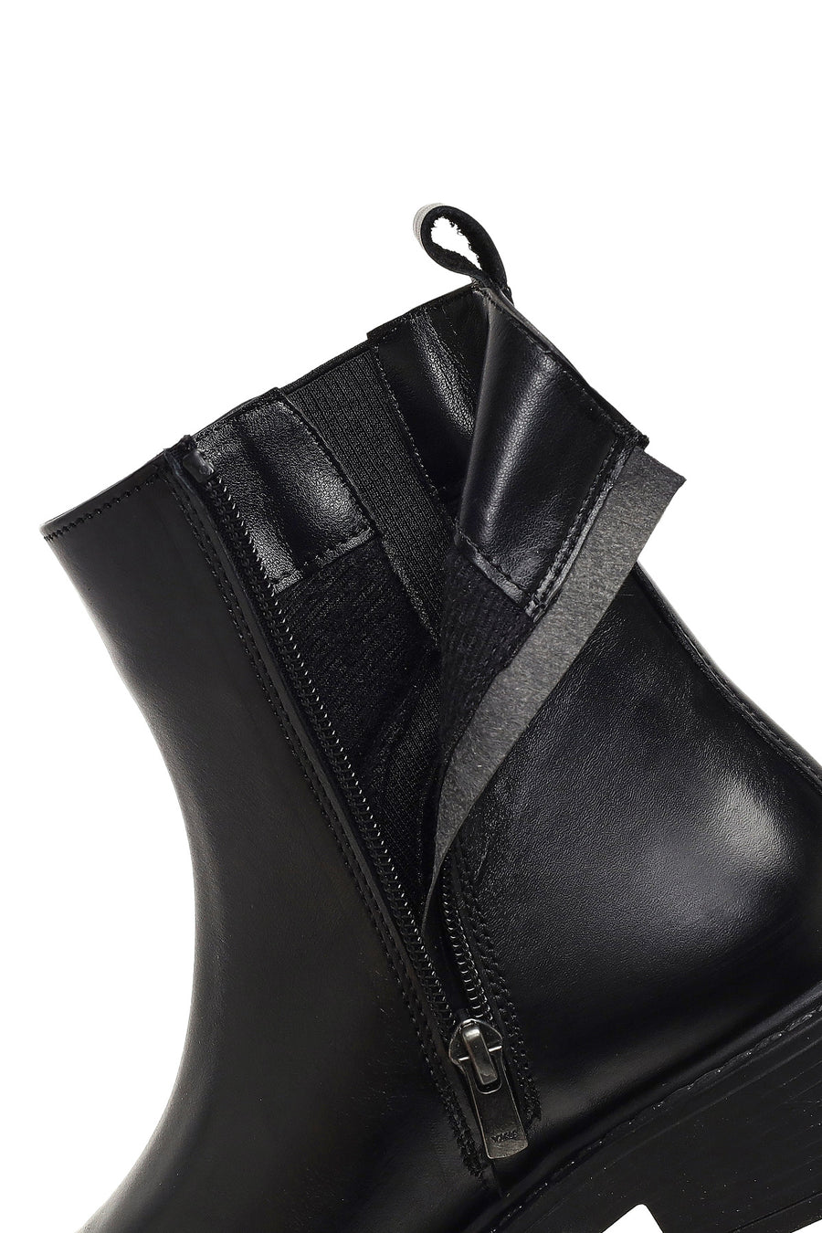 Woman Black Zip Closure Leather Boots