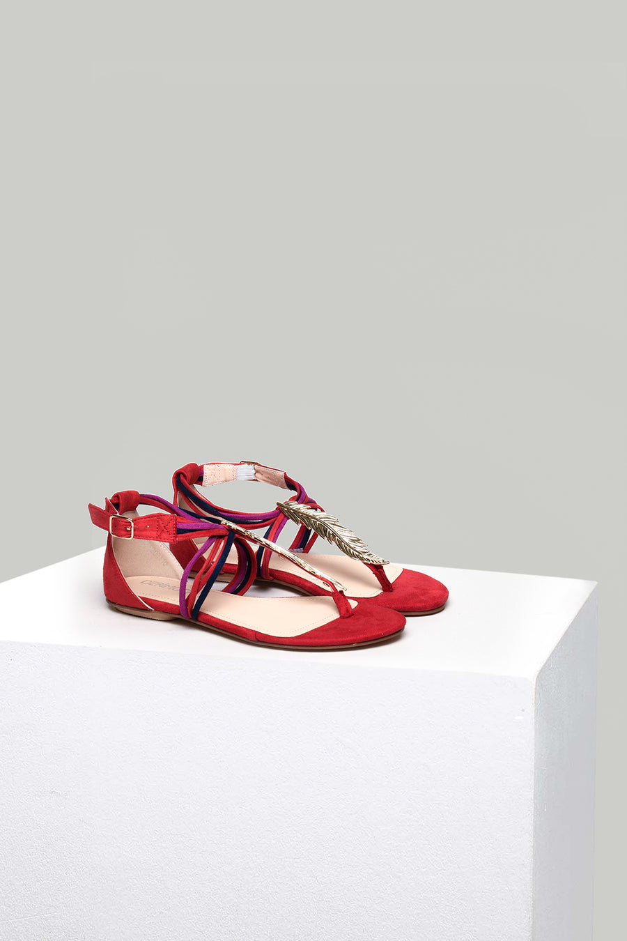 Leaf Buckle Women's Sandals