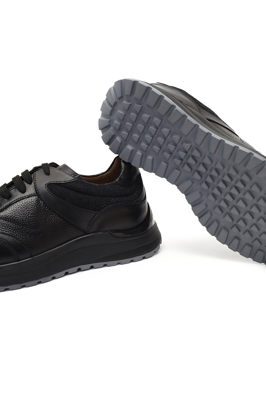 Erkek Siyah Bağcıklı Kalın Tabanlı Deri Sneaker