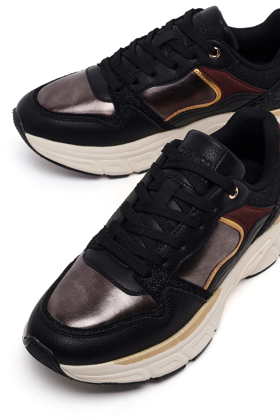 Woman Black Lace-Up Chunky Sneaker