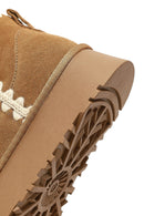 Woman Camel Suede Teddy Boots | Derimod