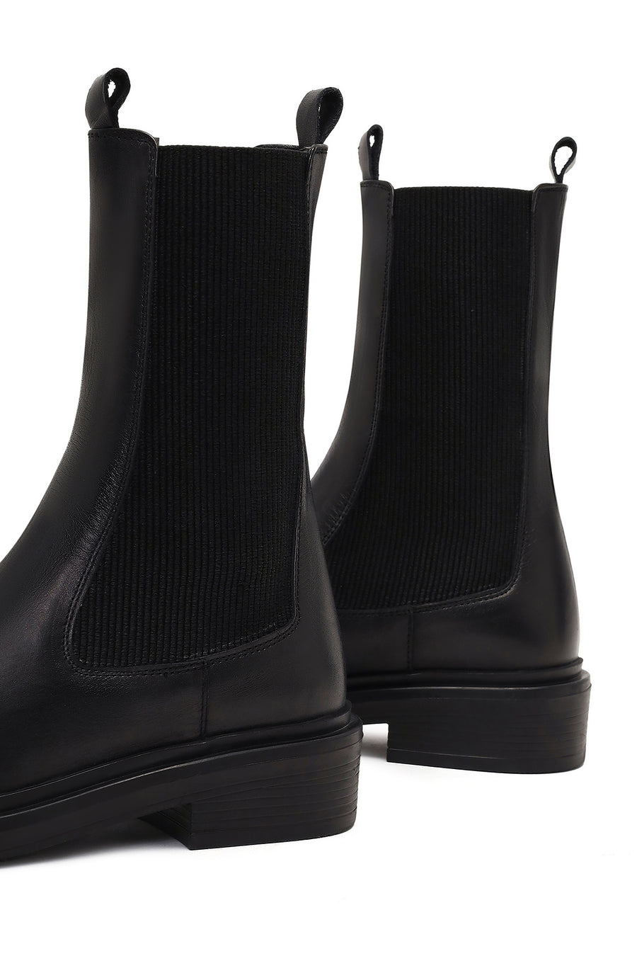 Woman Black Leather Chelsea Boots