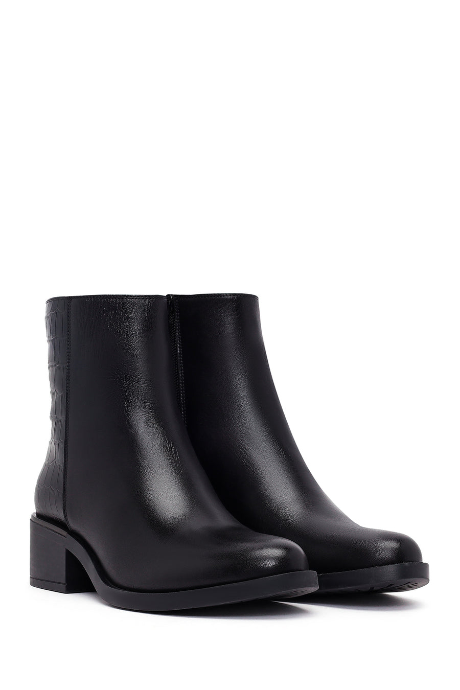 Woman Black Zip Closure Short Thick-Heeled Leather Boots
