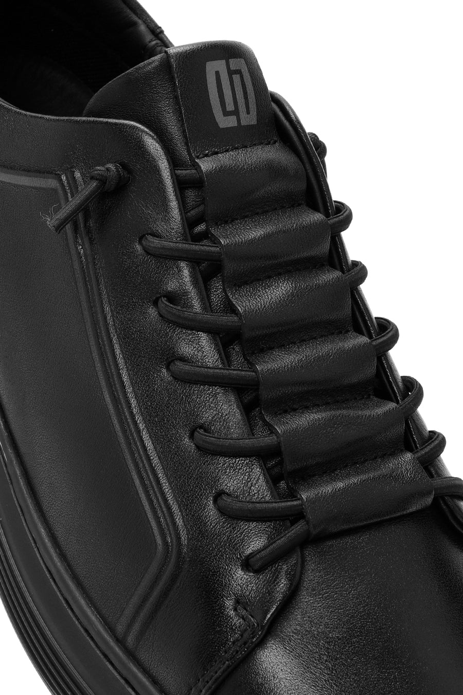 Men's Black Lace-up Leather Sneaker