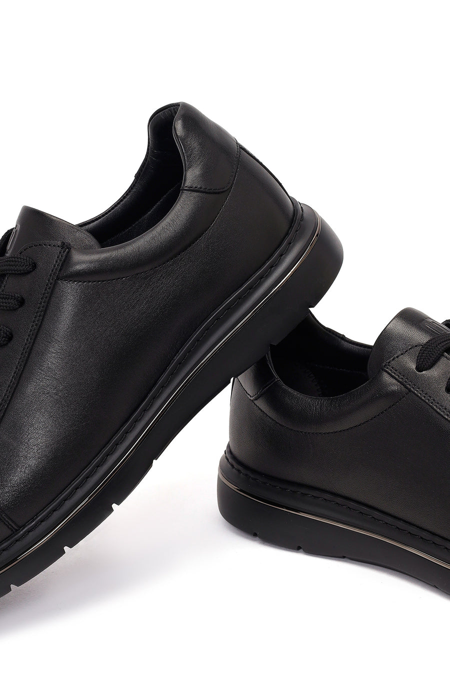 Male Black Lace-Up Leather Sneaker