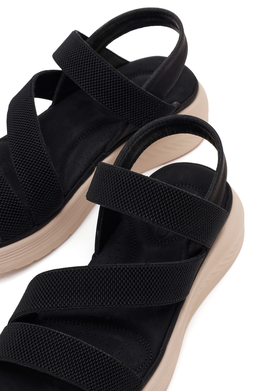 Kadın Siyah Kalın Tabanlı Kumaş Comfort Sandalet
