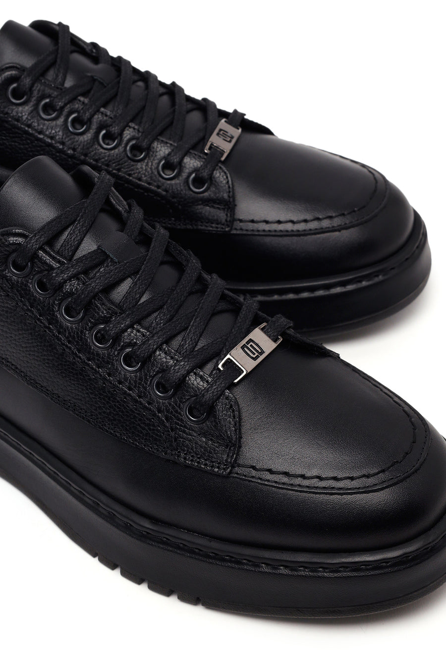 Erkek Siyah Bağcıklı Kalın Tabanlı Deri Sneaker