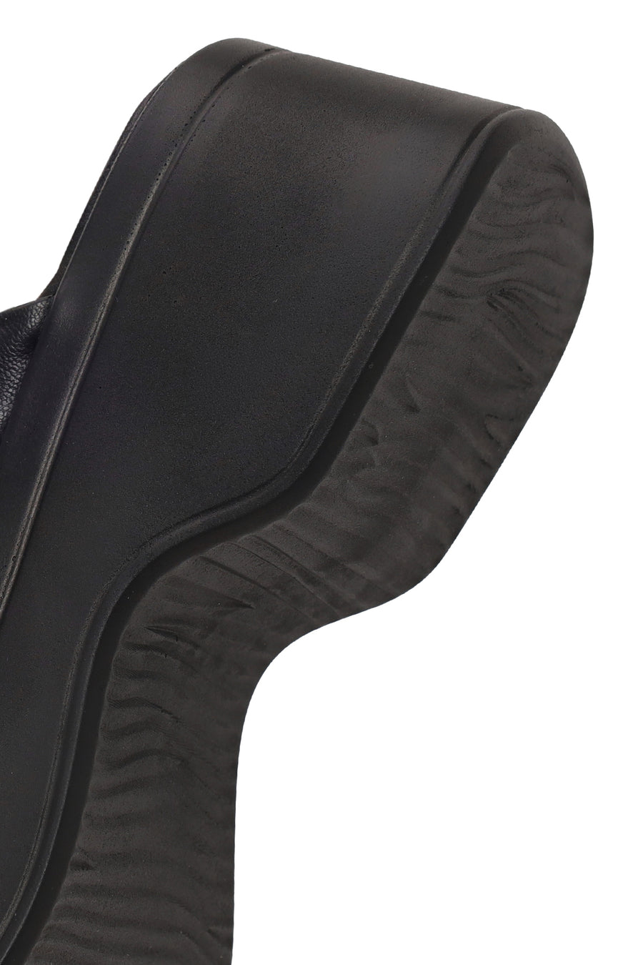 Woman Black Thick-Soled Leather Sandal