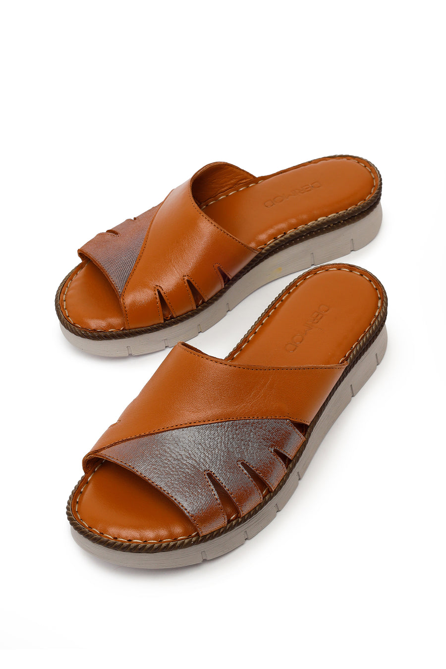 Woman Tan Leather Comfort Slipper