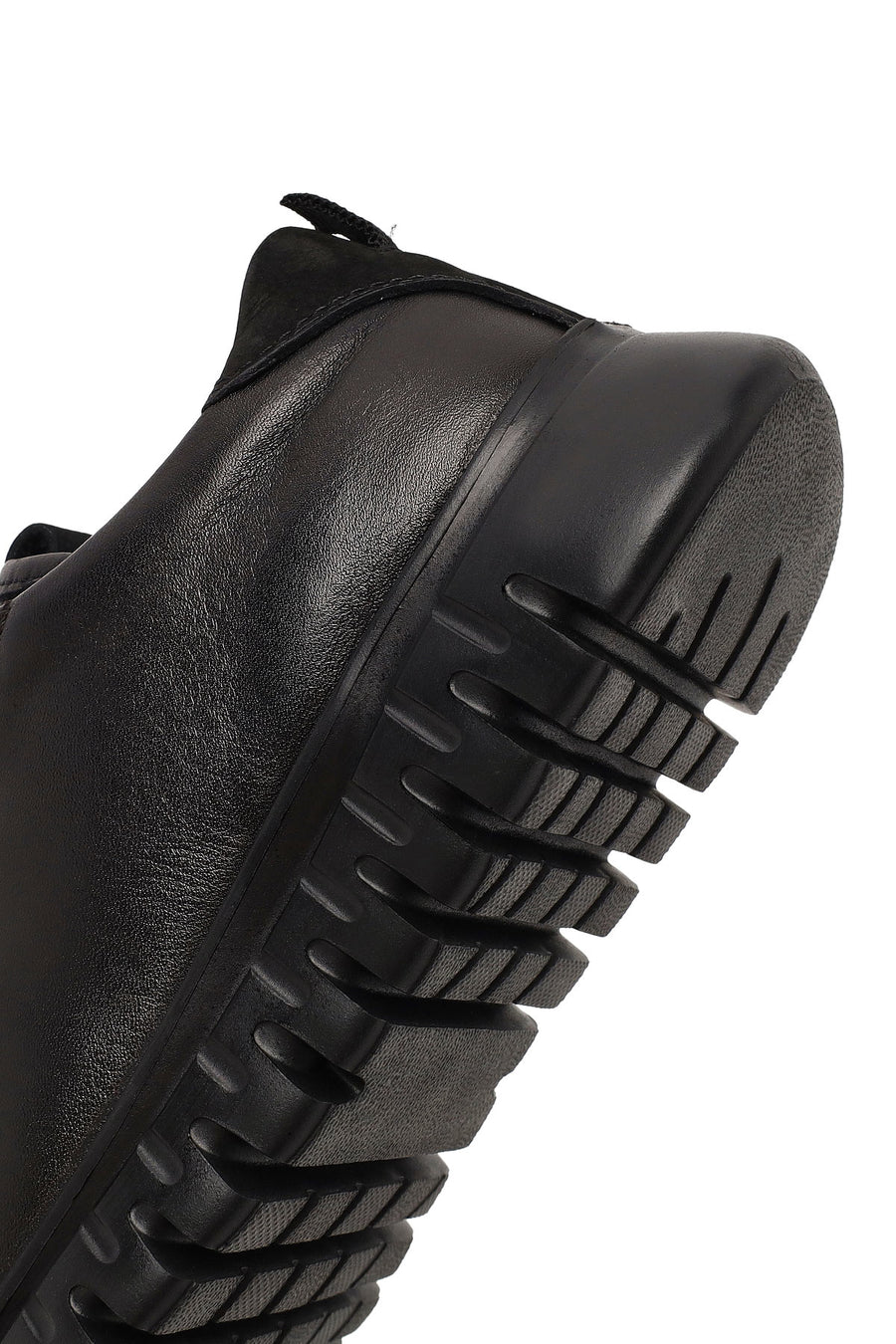Woman Black Lace-Up Leather Sneaker
