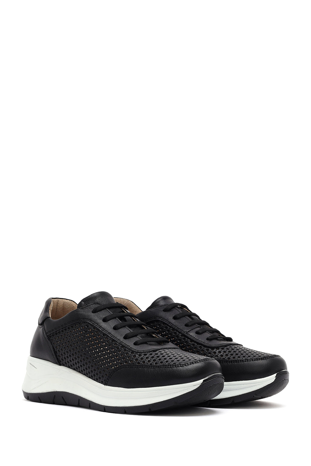 Kadın Siyah Bağcıklı Kalın Tabanlı Deri Sneaker
